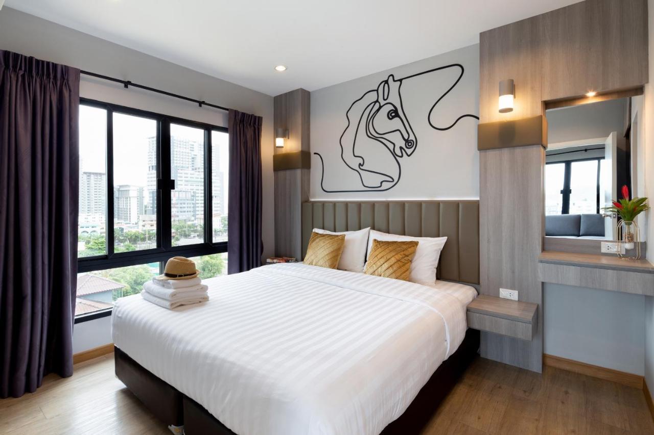 Horsehill Hotel Sriracha Si Racha Buitenkant foto